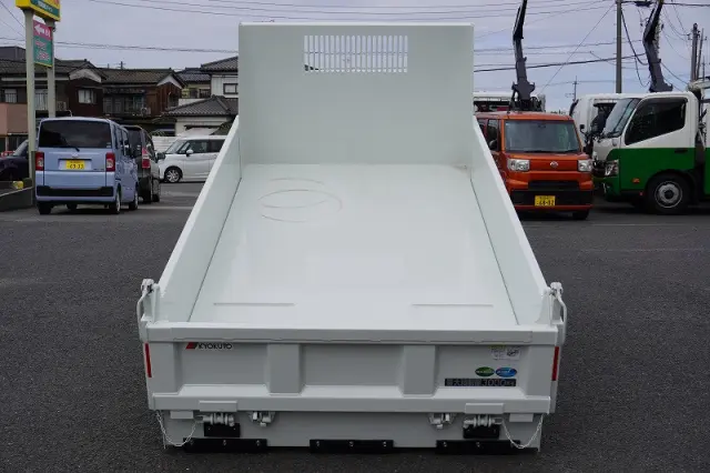 三菱 キャンター 2RG-FBA60(2WD)の写真18