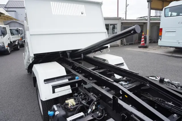 三菱 キャンター 2RG-FBA60(2WD)の写真19
