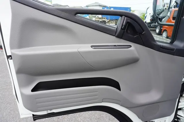 三菱 キャンター 2RG-FBA60(2WD)の写真38
