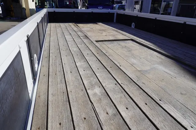 いすゞ フォワード 2PG-FRR90S2(2WD)の写真22