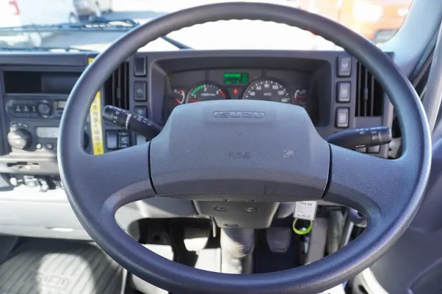 いすゞ フォワード 2PG-FRR90S2(2WD)の写真32