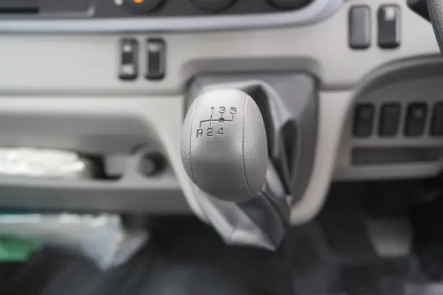 三菱 キャンター 2RG-FEAV0(2WD)の写真32