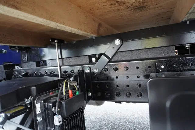 三菱 キャンター 2PG-FEB80(2WD)の写真12