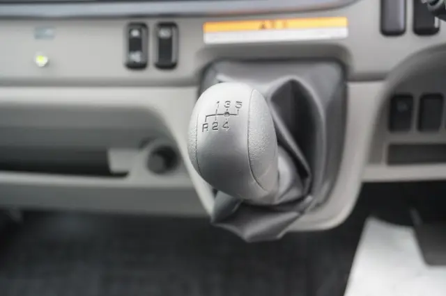 三菱 キャンター 2PG-FEB80(2WD)の写真32