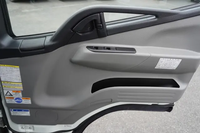 三菱 キャンター 2PG-FEB80(2WD)の写真36