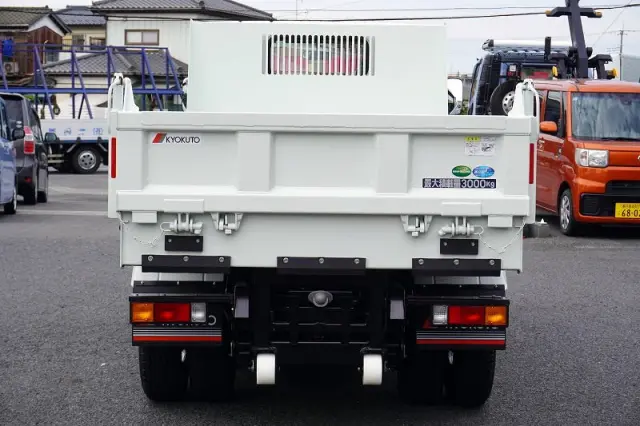 三菱 キャンター 2RG-FBA60(2WD)の写真4