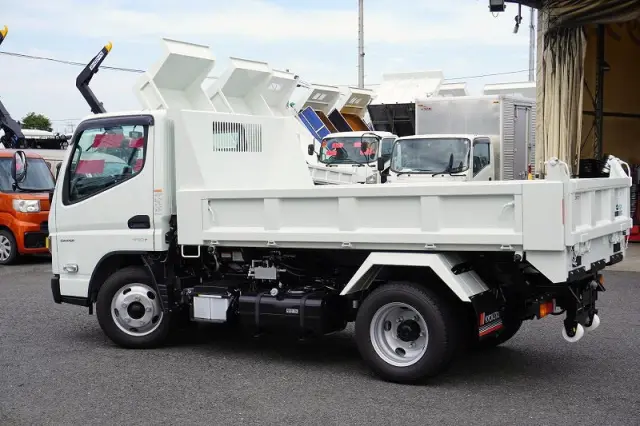三菱 キャンター 2RG-FBA60(2WD)の写真7