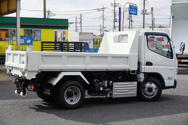 三菱 キャンター 2RG-FBA60(2WD)の写真8
