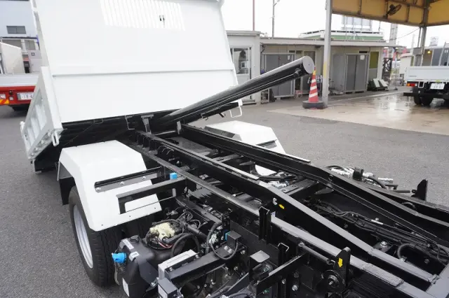 三菱 キャンター 2RG-FBA60(2WD)の写真20