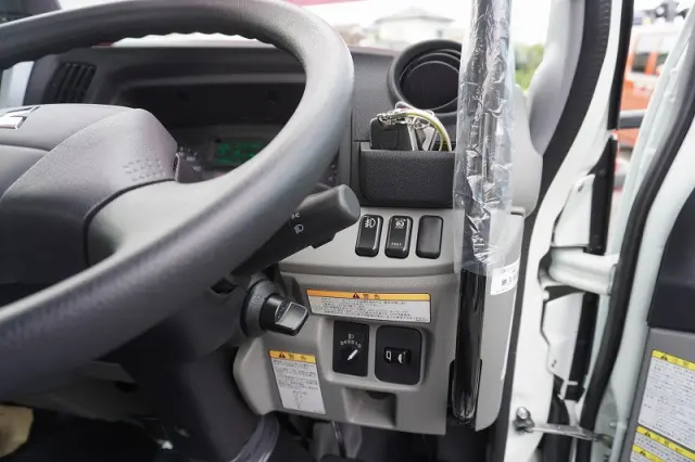 三菱 キャンター 2RG-FBA60(2WD)の写真32