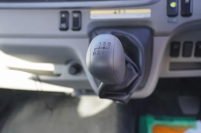 三菱 キャンター 2PG-FEB80(2WD)の写真32