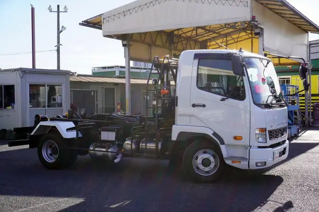 三菱 ファイター 2KG-FK72F(2WD)の写真6