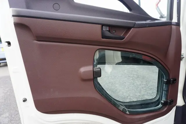 日野 レンジャー 2KG-FC2ABA(2WD)の写真41