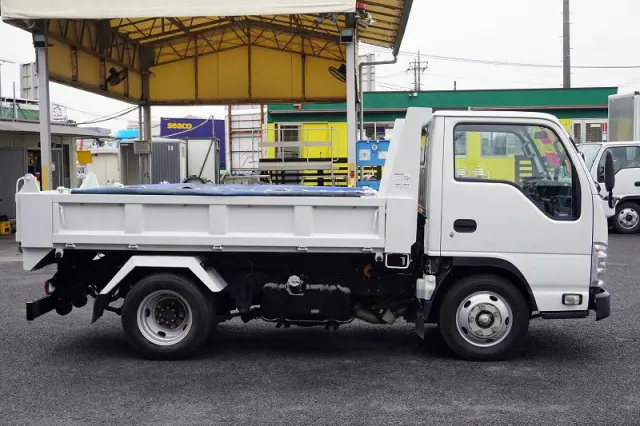 いすゞ エルフ TPG-NKR85AN(2WD)の写真5