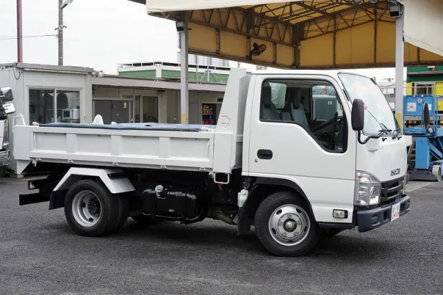 いすゞ エルフ TPG-NKR85AN(2WD)の写真6