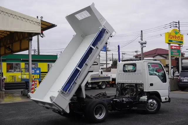 いすゞ エルフ TPG-NKR85AN(2WD)の写真28