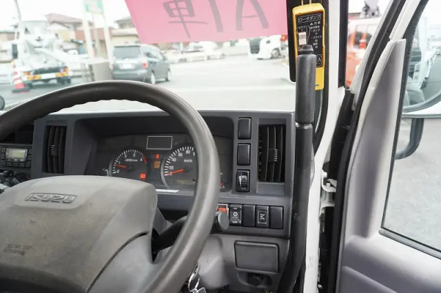 いすゞ エルフ TPG-NKR85AN(2WD)の写真35