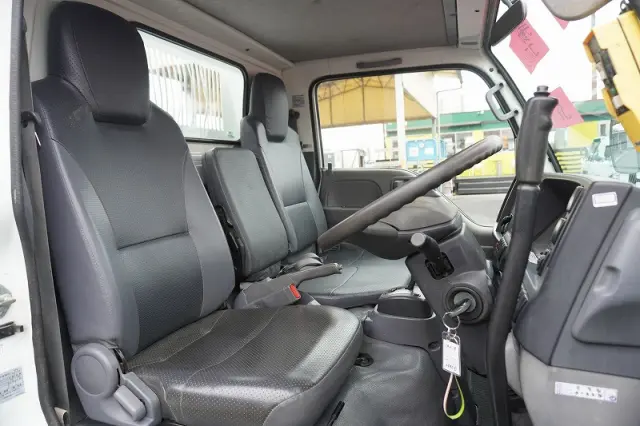 いすゞ エルフ TPG-NKR85AN(2WD)の写真37