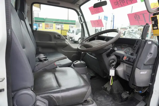 いすゞ エルフ TPG-NKR85AN(2WD)の写真38