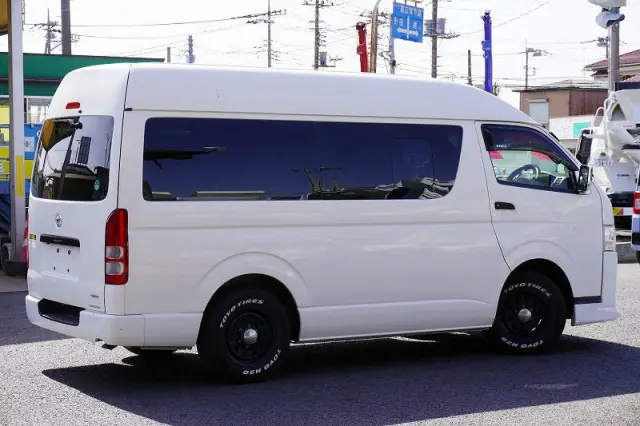 トヨタ ハイエースバン CBF-TRH200K(2WD)の写真8