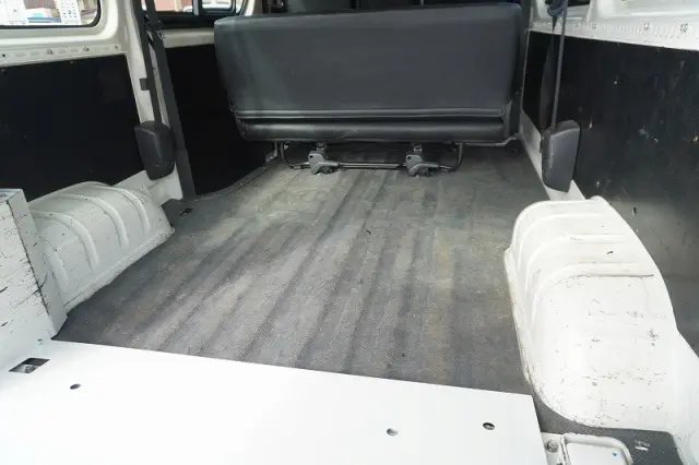 トヨタ ハイエースバン CBF-TRH200K(2WD)の写真18