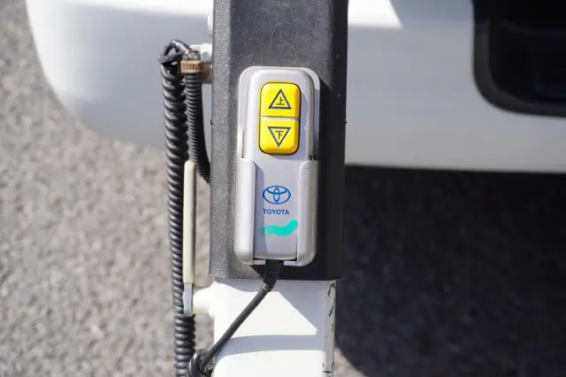 トヨタ ハイエースバン CBF-TRH200K(2WD)の写真20