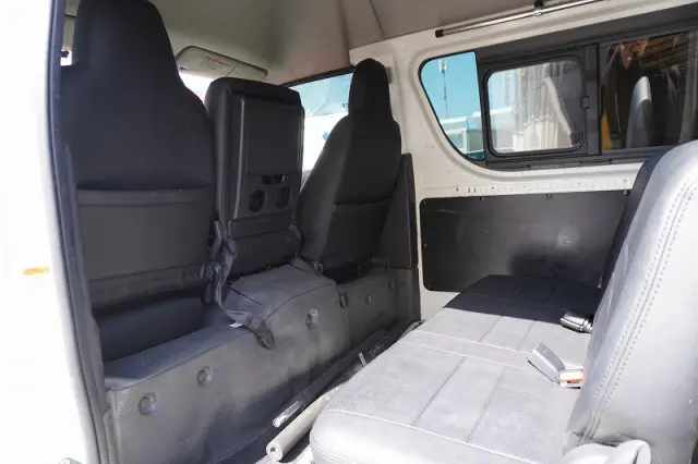 トヨタ ハイエースバン CBF-TRH200K(2WD)の写真28