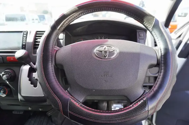 トヨタ ハイエースバン CBF-TRH200K(2WD)の写真29