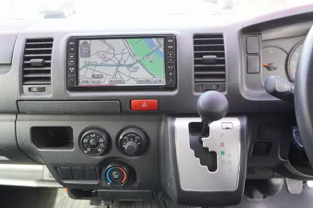 トヨタ ハイエースバン CBF-TRH200K(2WD)の写真30