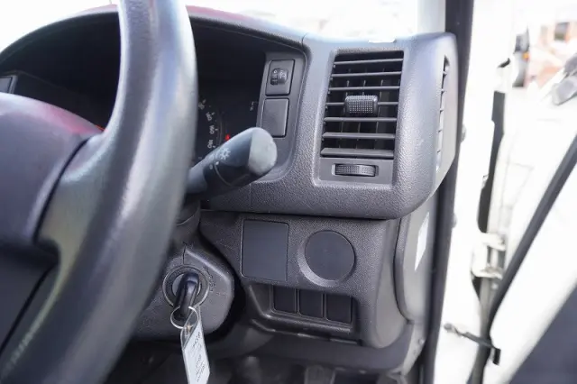 トヨタ ハイエースバン CBF-TRH200K(2WD)の写真33