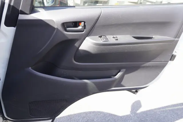 トヨタ ハイエースバン CBF-TRH200K(2WD)の写真35