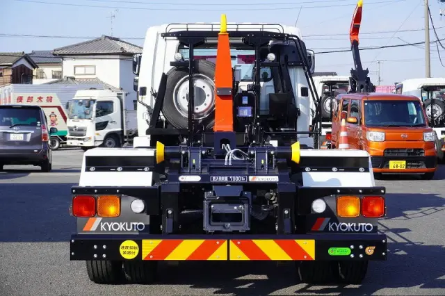 三菱 ファイター 2KG-FK62FZ(2WD)の写真4