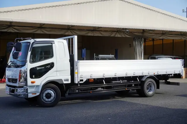 三菱 ファイター 2KG-FK62FZ(2WD)の写真1