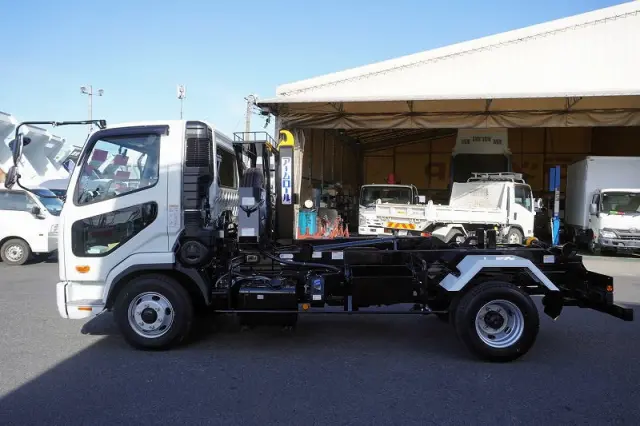 三菱 ファイター 2KG-FK72F(2WD)の写真3