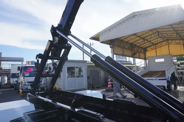 三菱 ファイター 2KG-FK72F(2WD)の写真22