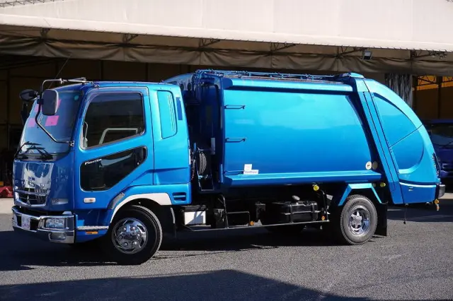 三菱 ファイター PA-FK61R(2WD)の写真1
