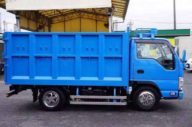 いすゞ エルフ TRG-NKR85A(2WD)の写真5