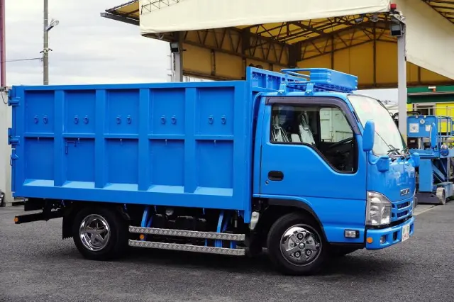 いすゞ エルフ TRG-NKR85A(2WD)の写真6