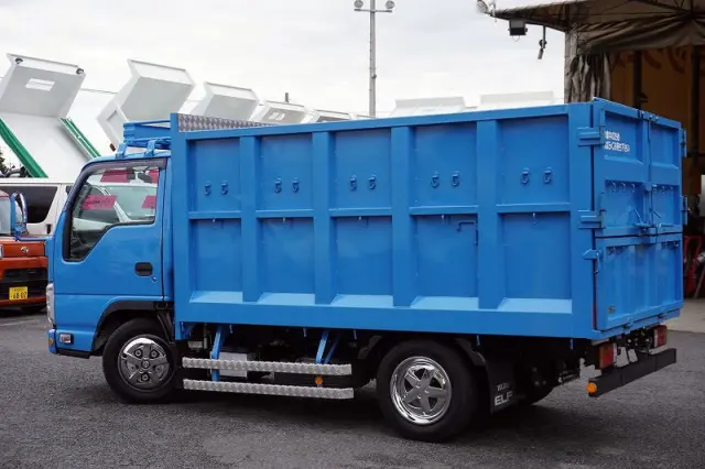 いすゞ エルフ TRG-NKR85A(2WD)の写真7