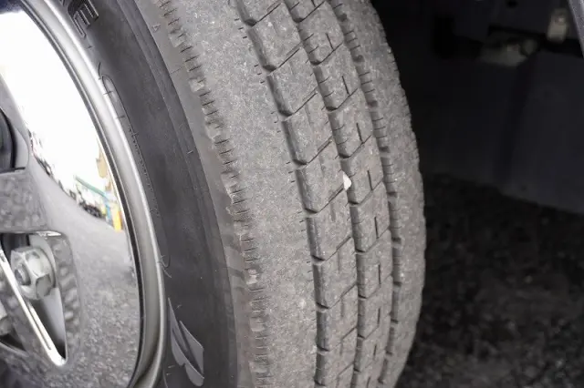 いすゞ エルフ TRG-NKR85A(2WD)の写真9