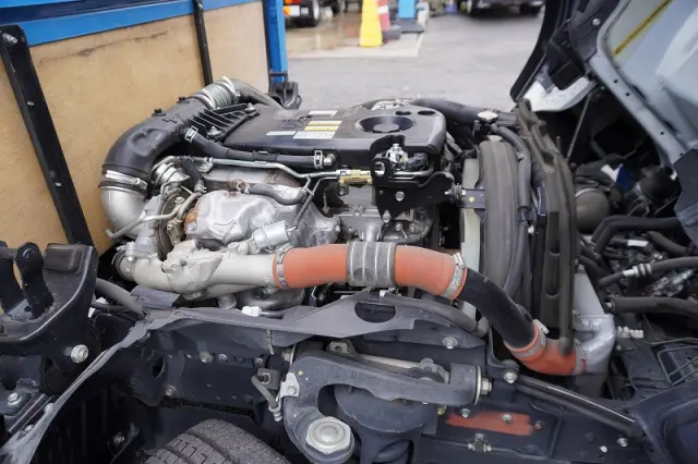 いすゞ エルフ TRG-NKR85A(2WD)の写真15