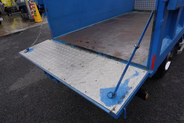 いすゞ エルフ TRG-NKR85A(2WD)の写真22