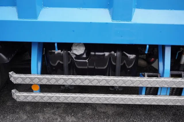 いすゞ エルフ TRG-NKR85A(2WD)の写真26