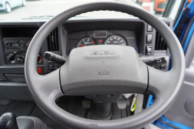 いすゞ エルフ TRG-NKR85A(2WD)の写真27