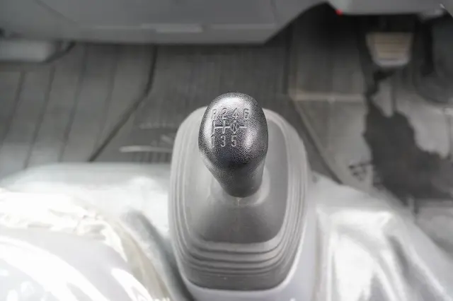 いすゞ エルフ TRG-NKR85A(2WD)の写真28