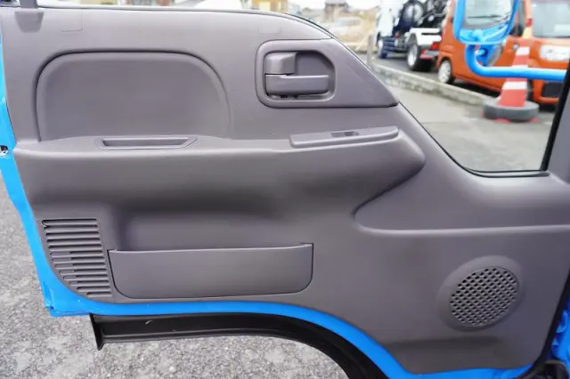 いすゞ エルフ TRG-NKR85A(2WD)の写真36