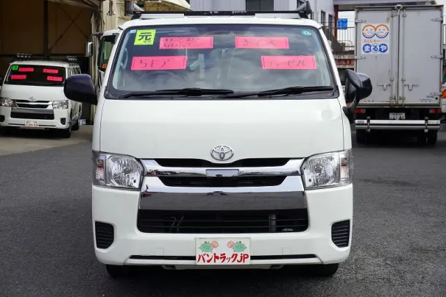 トヨタ ハイエースバン QDF-GDH201V(2WD)の写真2