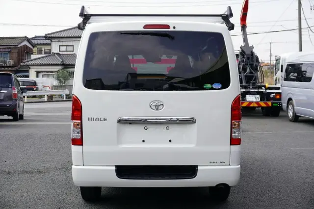 トヨタ ハイエースバン QDF-GDH201V(2WD)の写真4