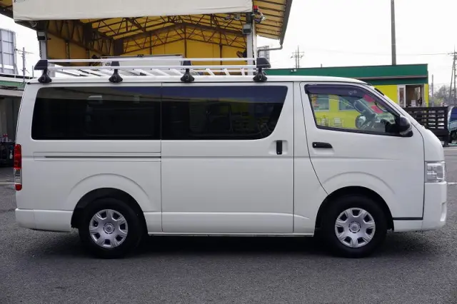 トヨタ ハイエースバン QDF-GDH201V(2WD)の写真5