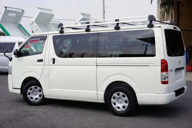 トヨタ ハイエースバン QDF-GDH201V(2WD)の写真7
